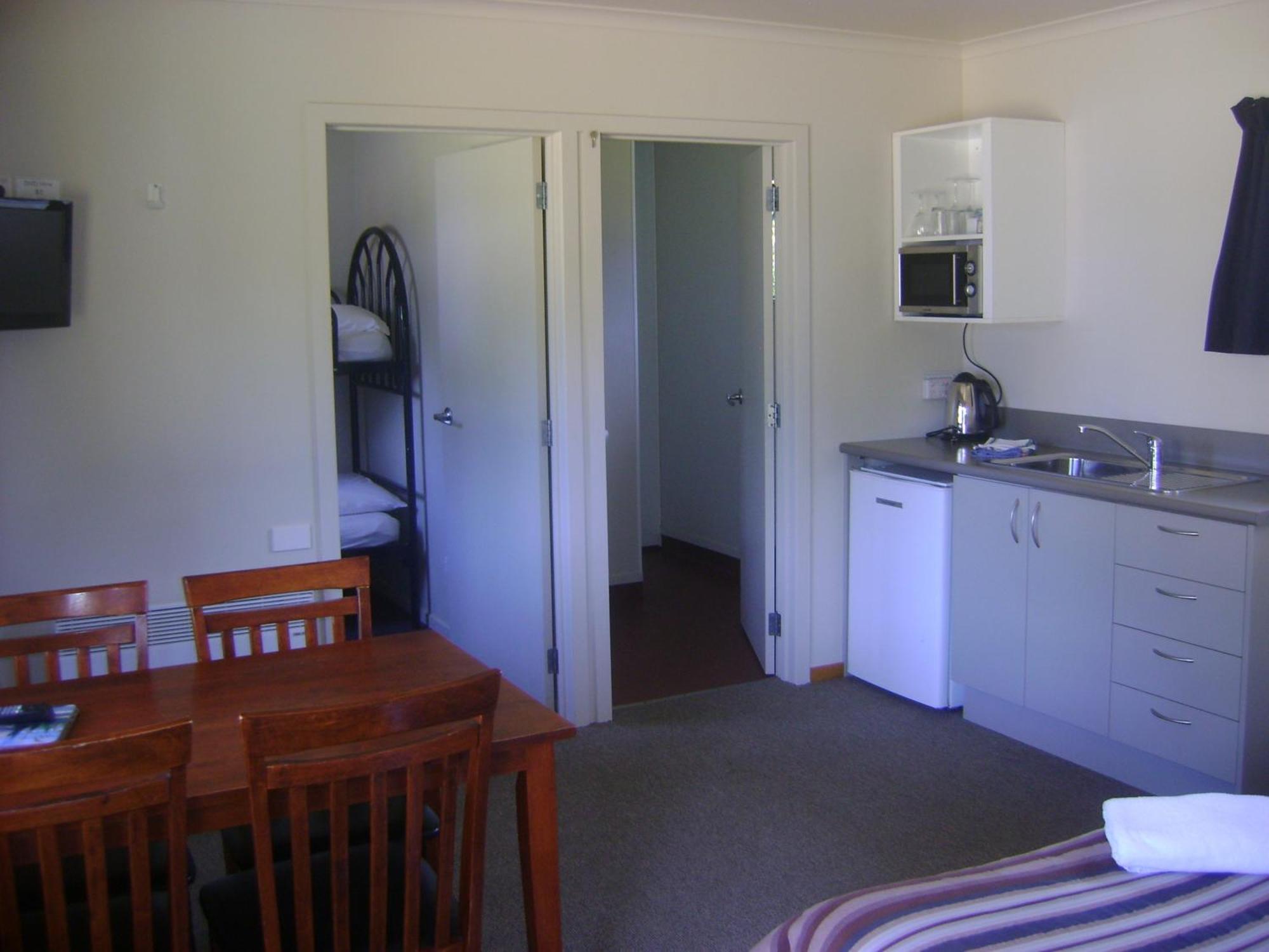 Catlins Newhaven Holiday Park Owaka Phòng bức ảnh