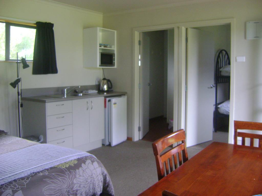Catlins Newhaven Holiday Park Owaka Phòng bức ảnh